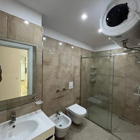 Central Modern Flat At Jordan Misja Street *